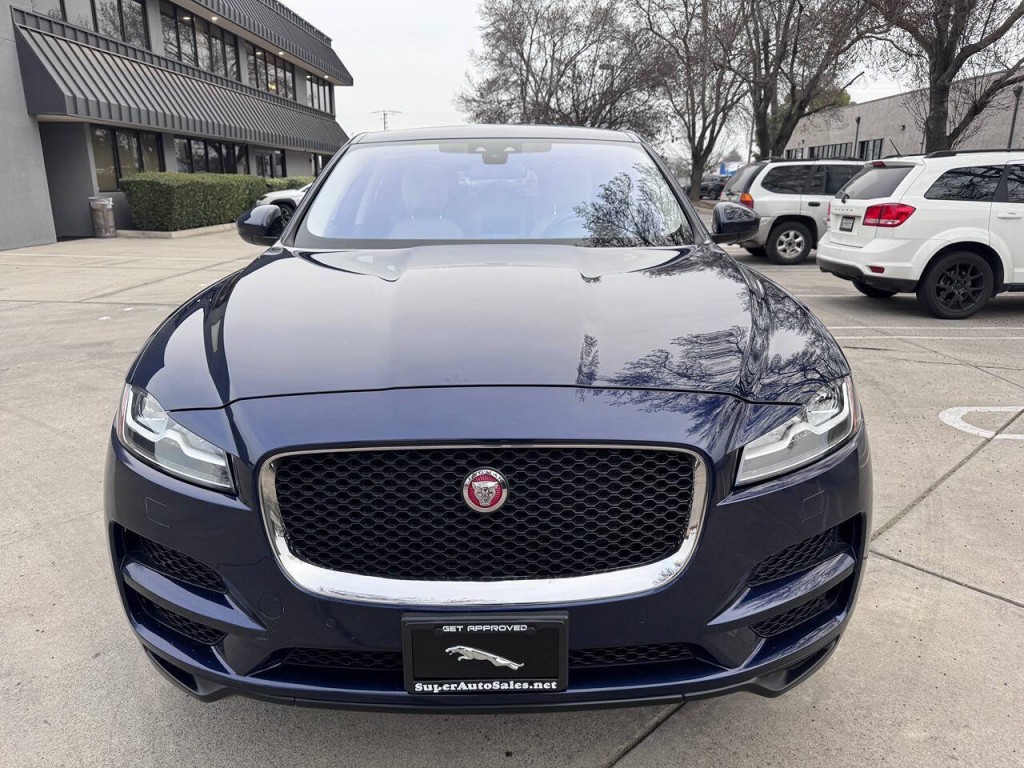 2017 Jaguar F-PACE Image 58