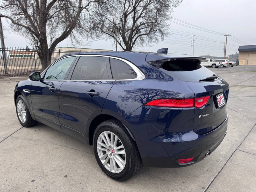 2017 Jaguar F-PACE Image 63