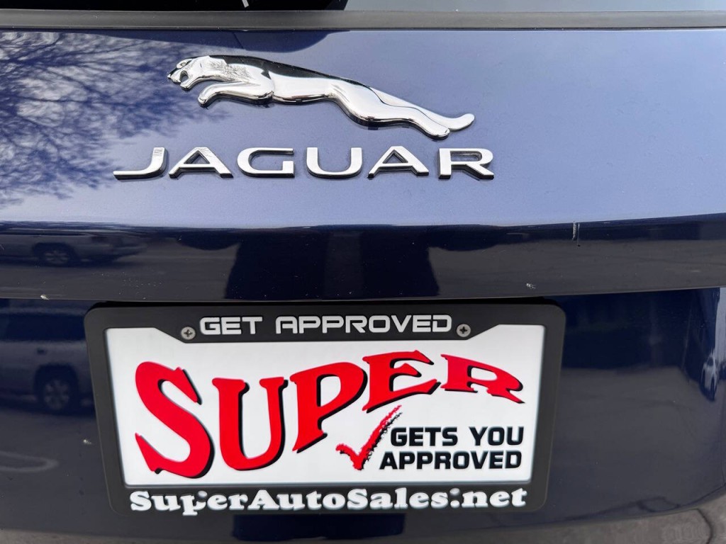 2017 Jaguar F-PACE Image 65