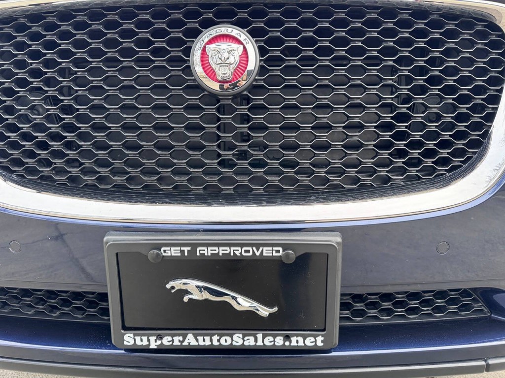 2017 Jaguar F-PACE Image 66