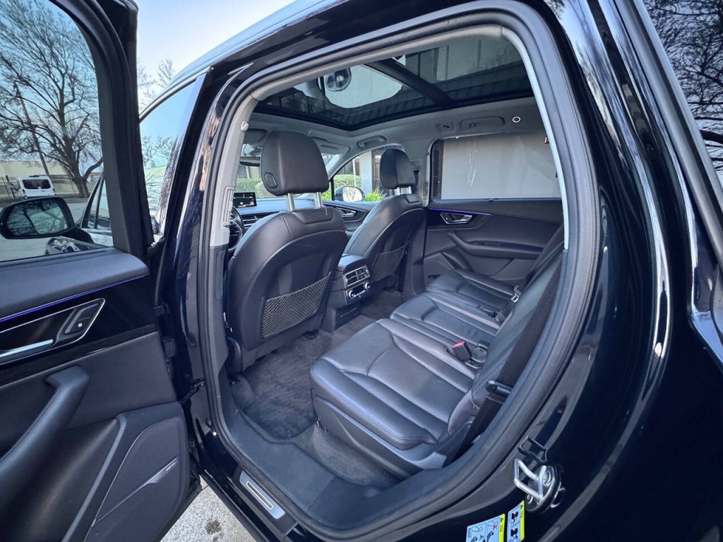 2017 Audi Q7 Image 32