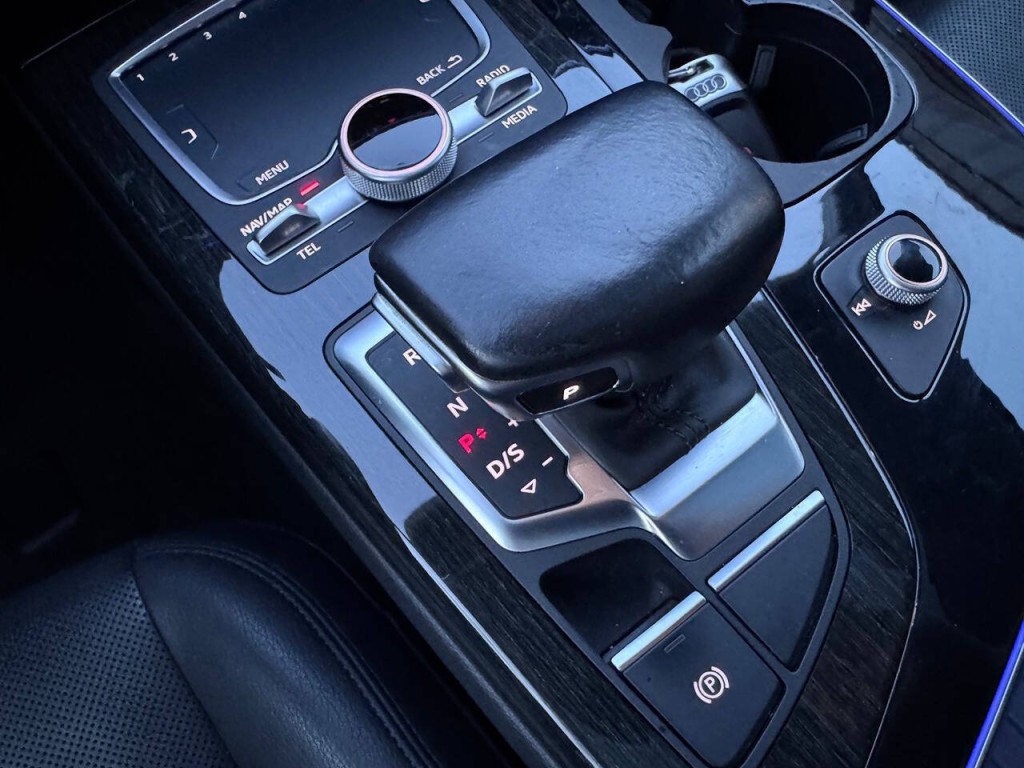 2017 Audi Q7 Image 36