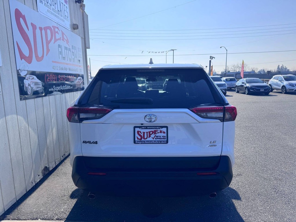 2024 Toyota Rav4 Image 4