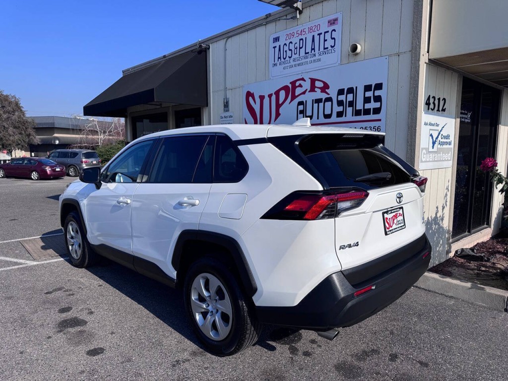 2024 Toyota Rav4 Image 10