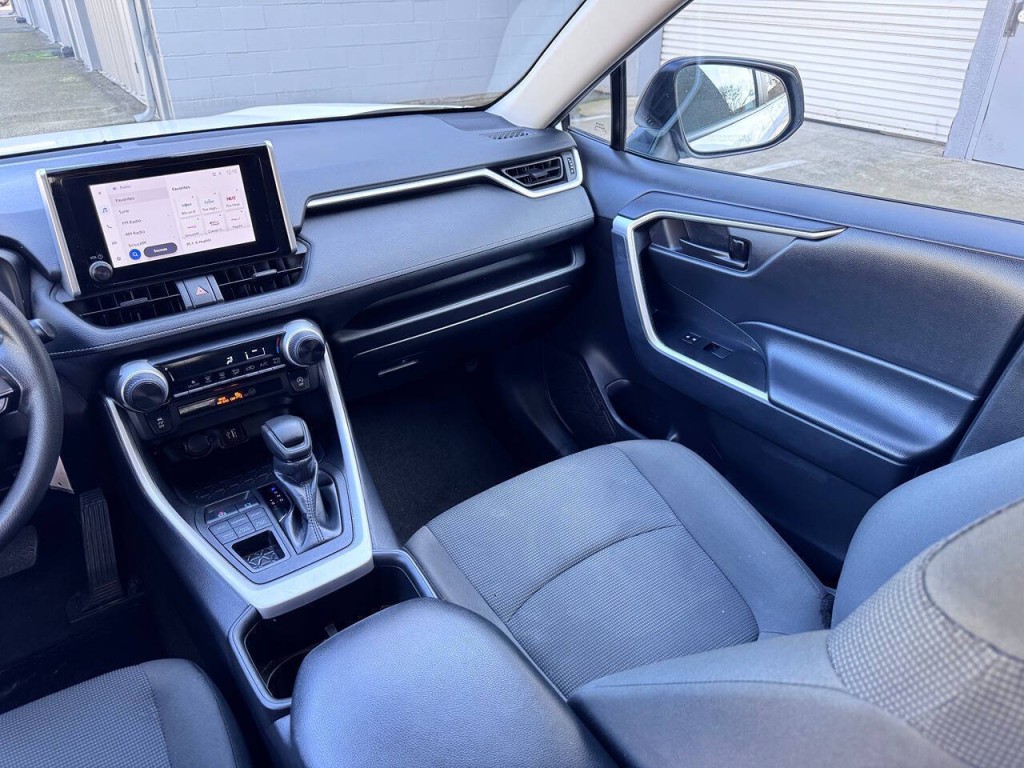 2024 Toyota Rav4 Image 12