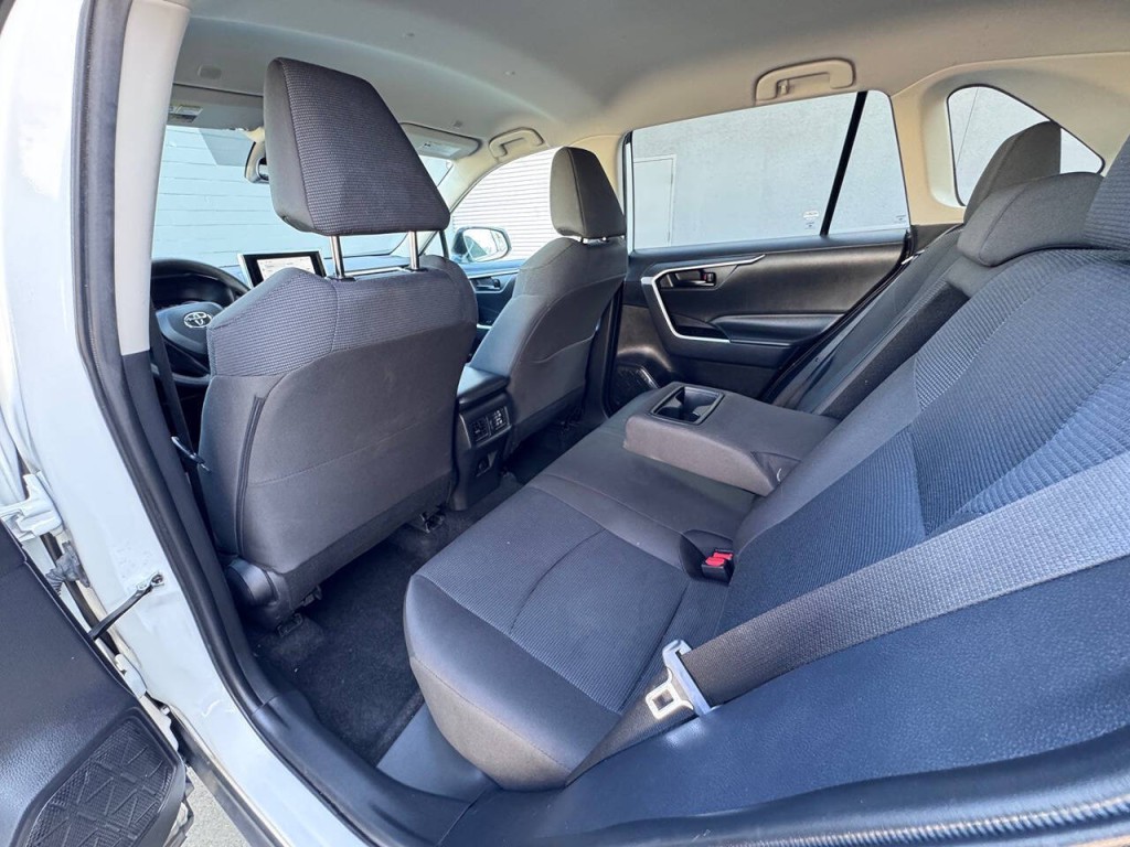 2024 Toyota Rav4 Image 33