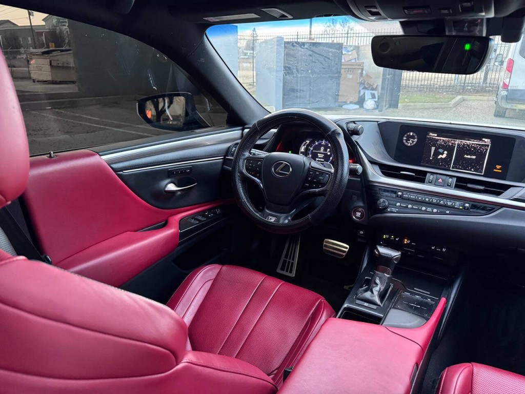 2019 Lexus ES 350 Image 16