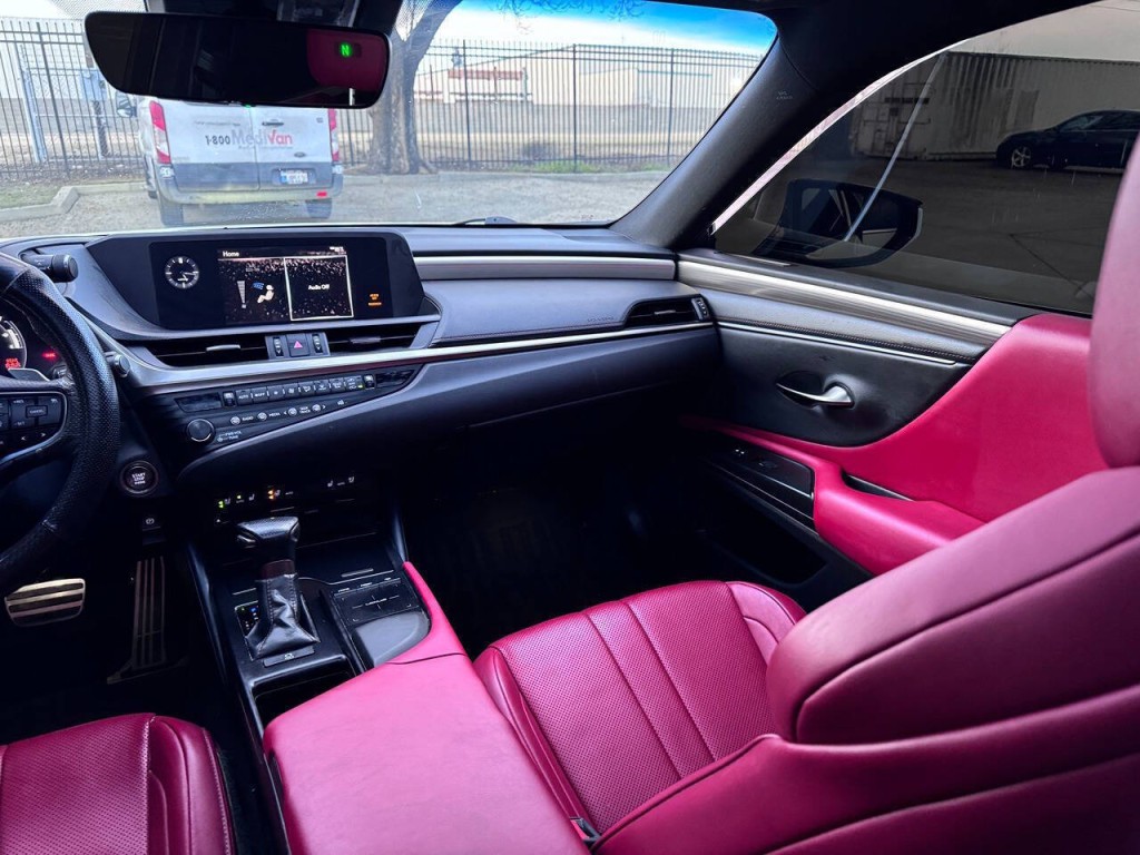 2019 Lexus ES 350 Image 17