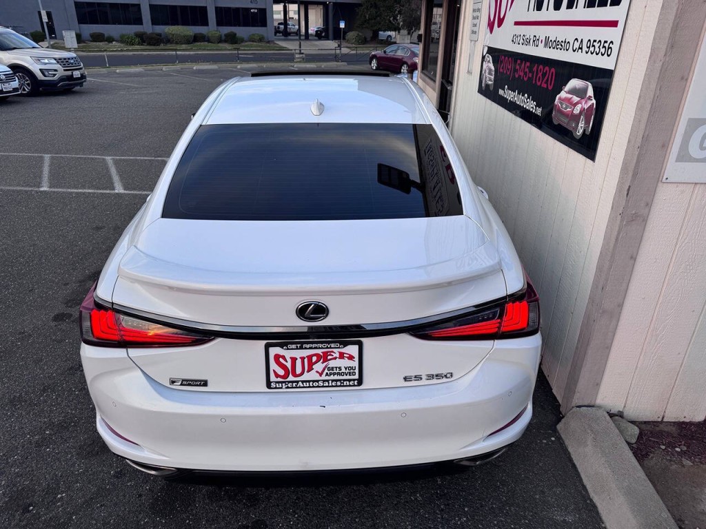 2019 Lexus ES 350 Image 28