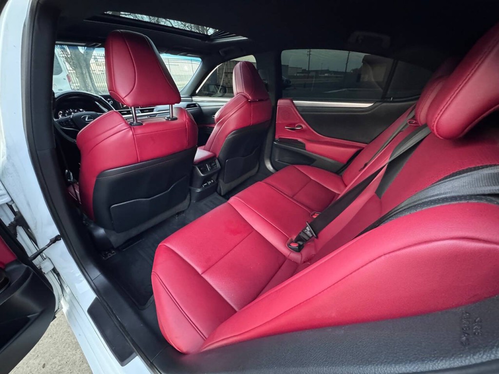 2019 Lexus ES 350 Image 31