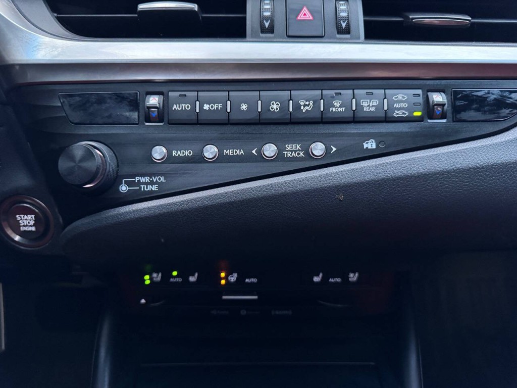 2019 Lexus ES 350 Image 35