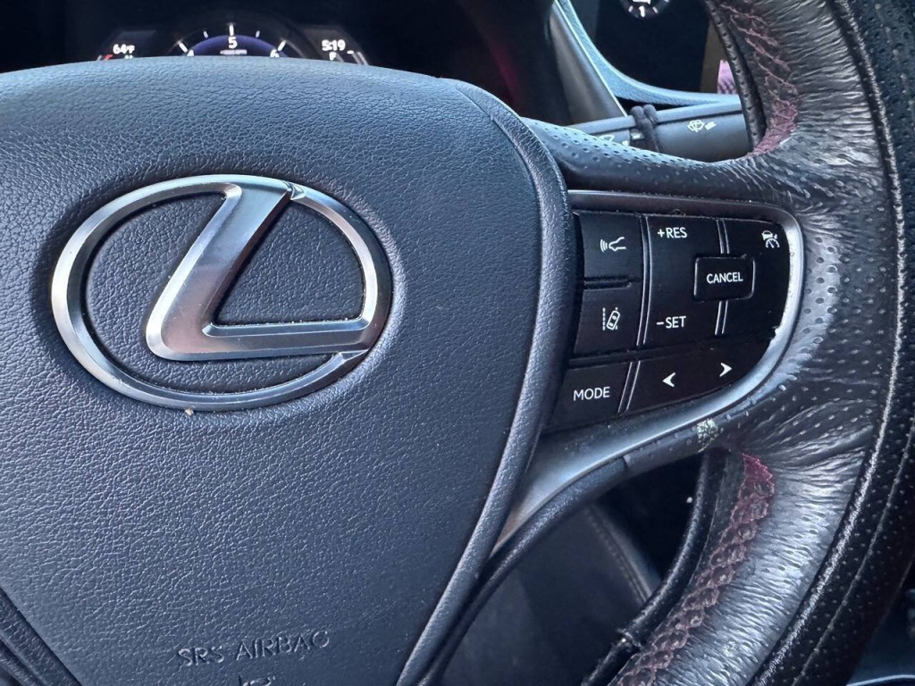 2019 Lexus ES 350 Image 42