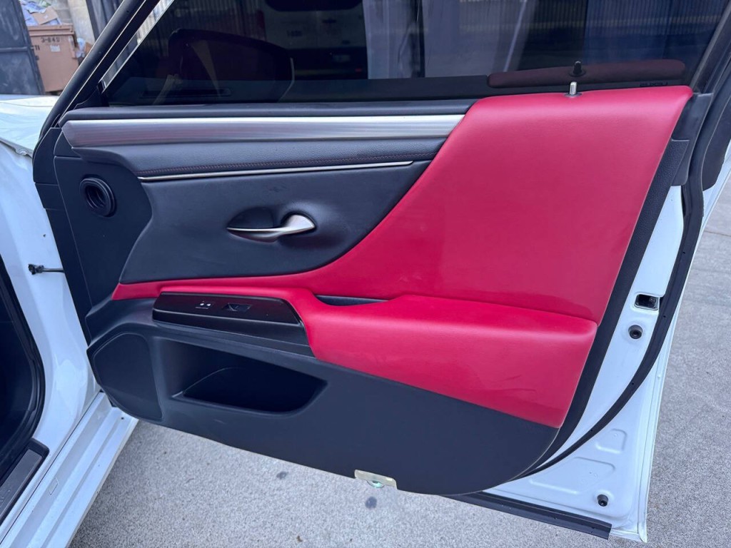 2019 Lexus ES 350 Image 47