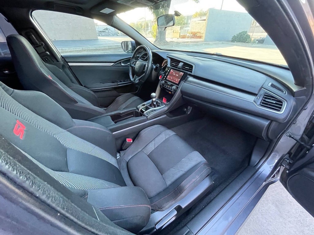 2017 Honda Civic Image 30