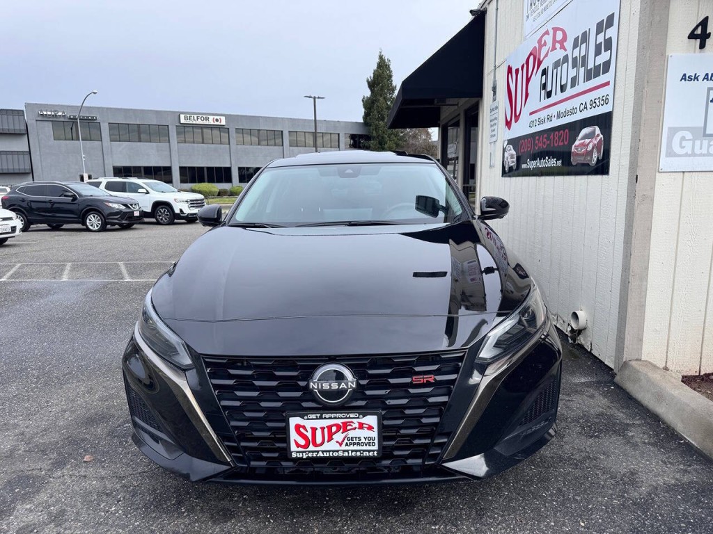 2023 Nissan Altima Image 3