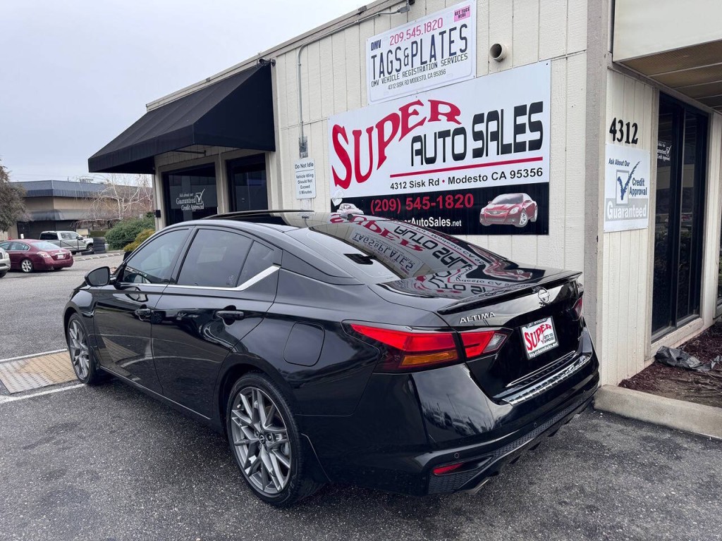 2023 Nissan Altima Image 10