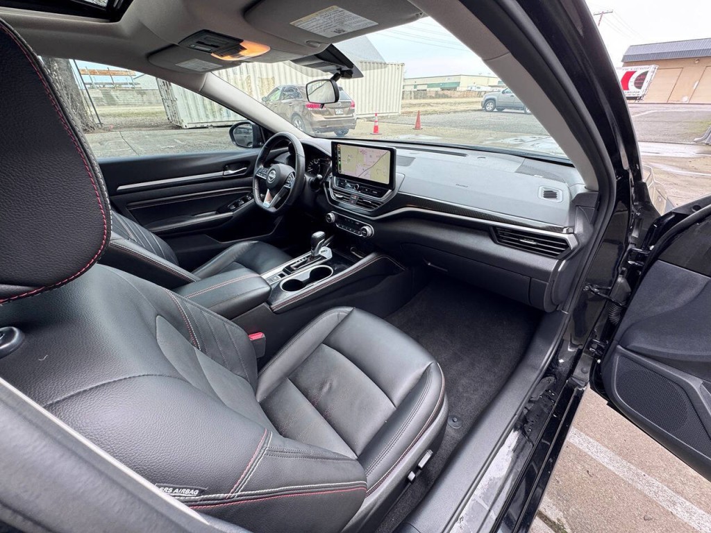 2023 Nissan Altima Image 30
