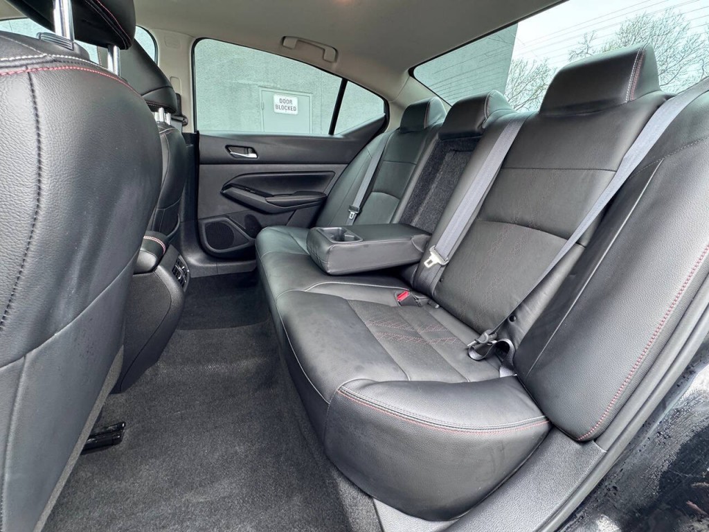 2023 Nissan Altima Image 32