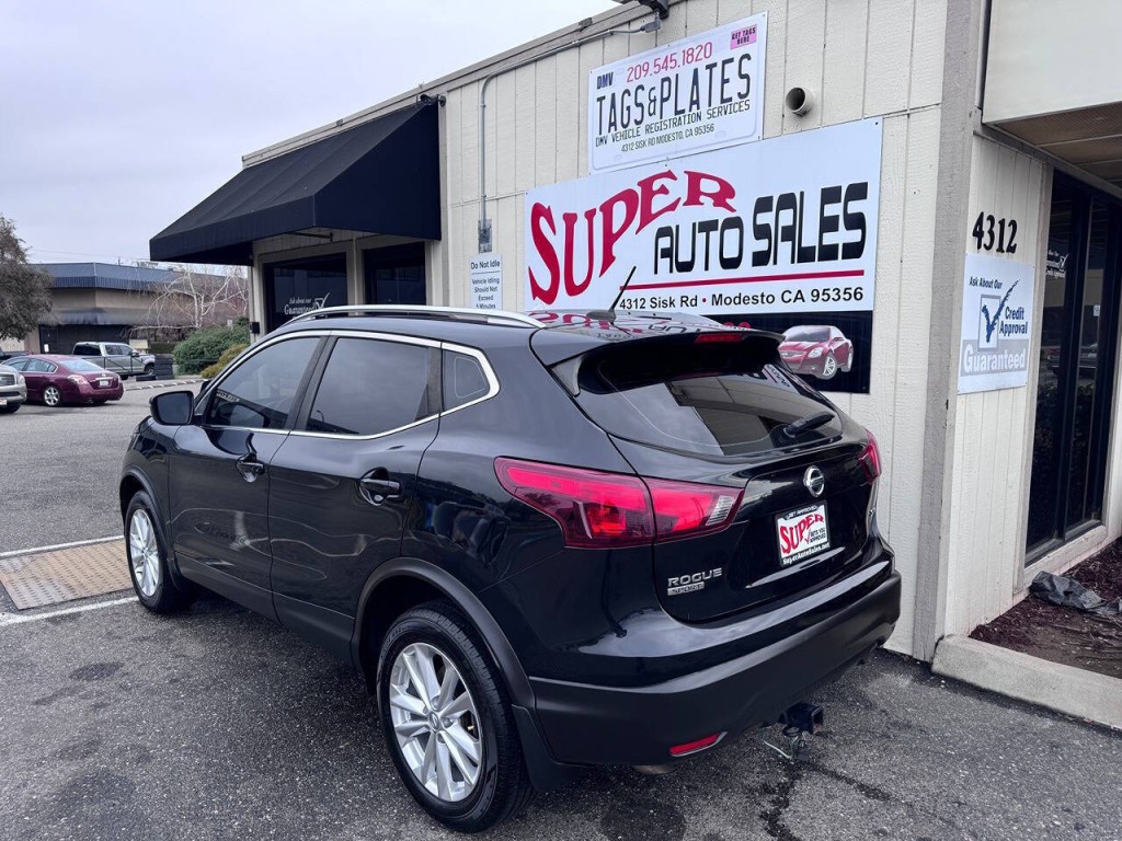 2018 Nissan Rogue Image 11