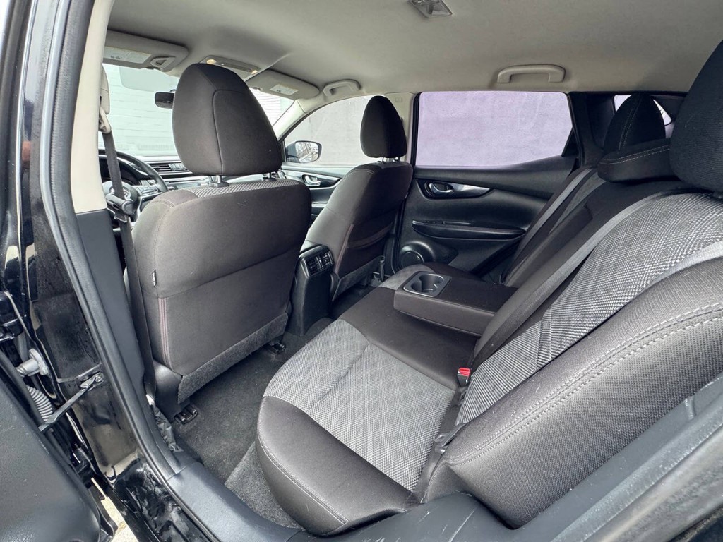 2018 Nissan Rogue Image 14