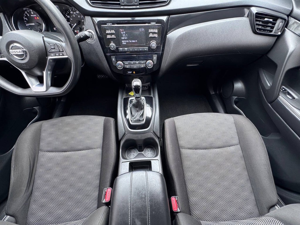 2018 Nissan Rogue Image 21