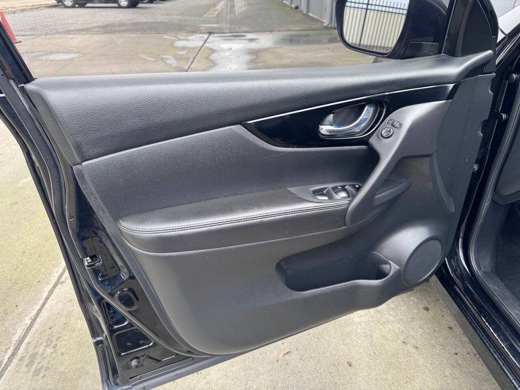 2018 Nissan Rogue Image 22