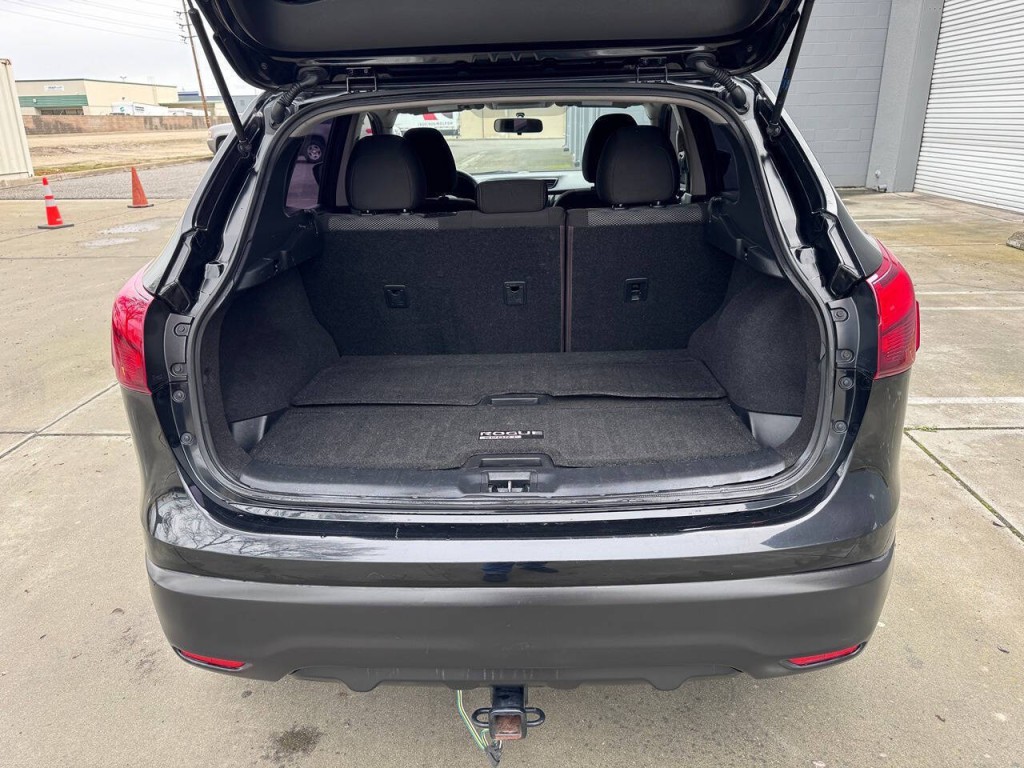 2018 Nissan Rogue Image 23