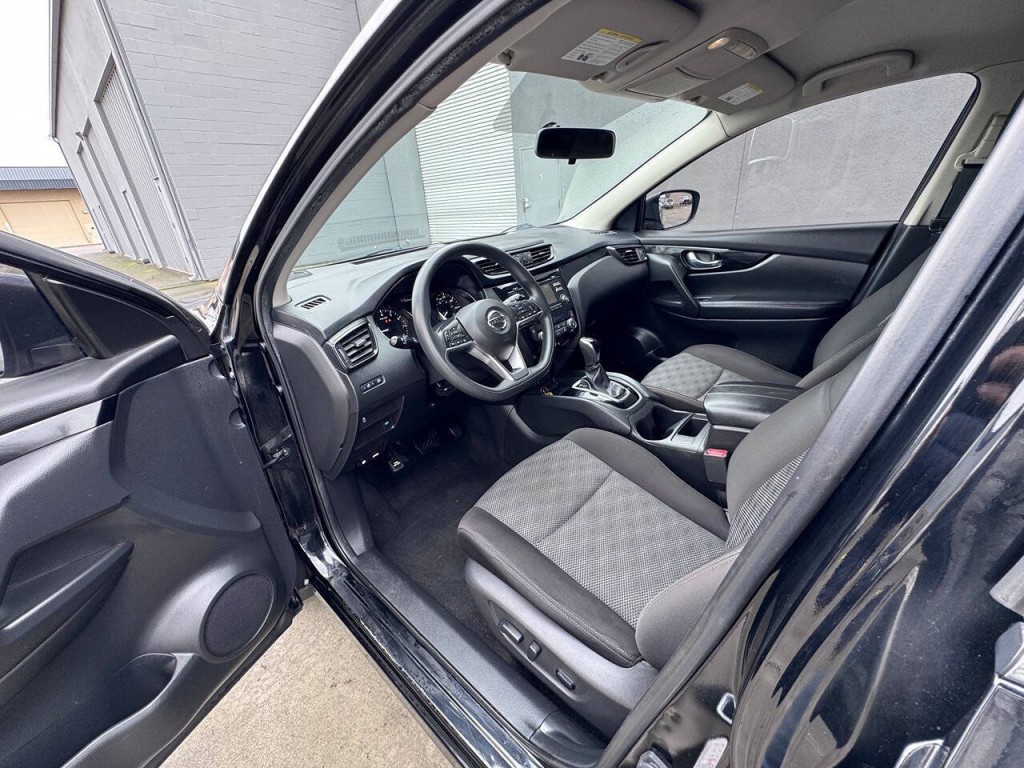 2018 Nissan Rogue Image 29