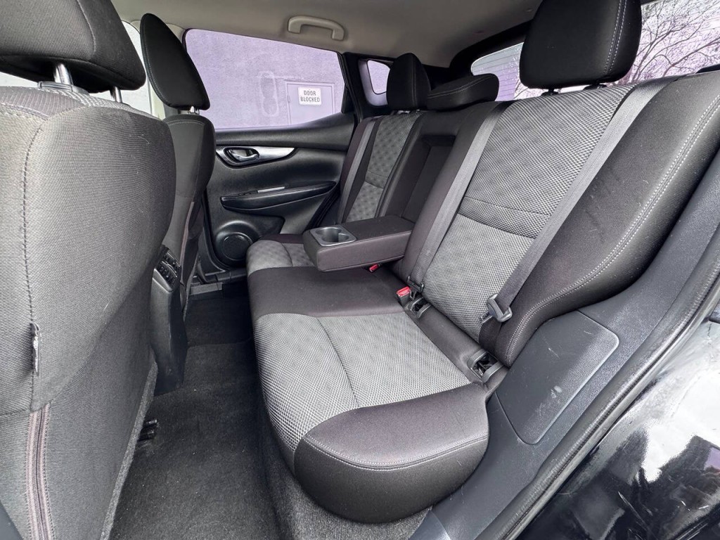 2018 Nissan Rogue Image 31