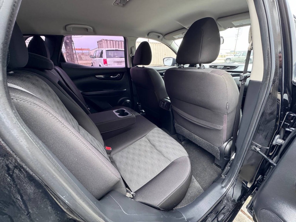 2018 Nissan Rogue Image 32