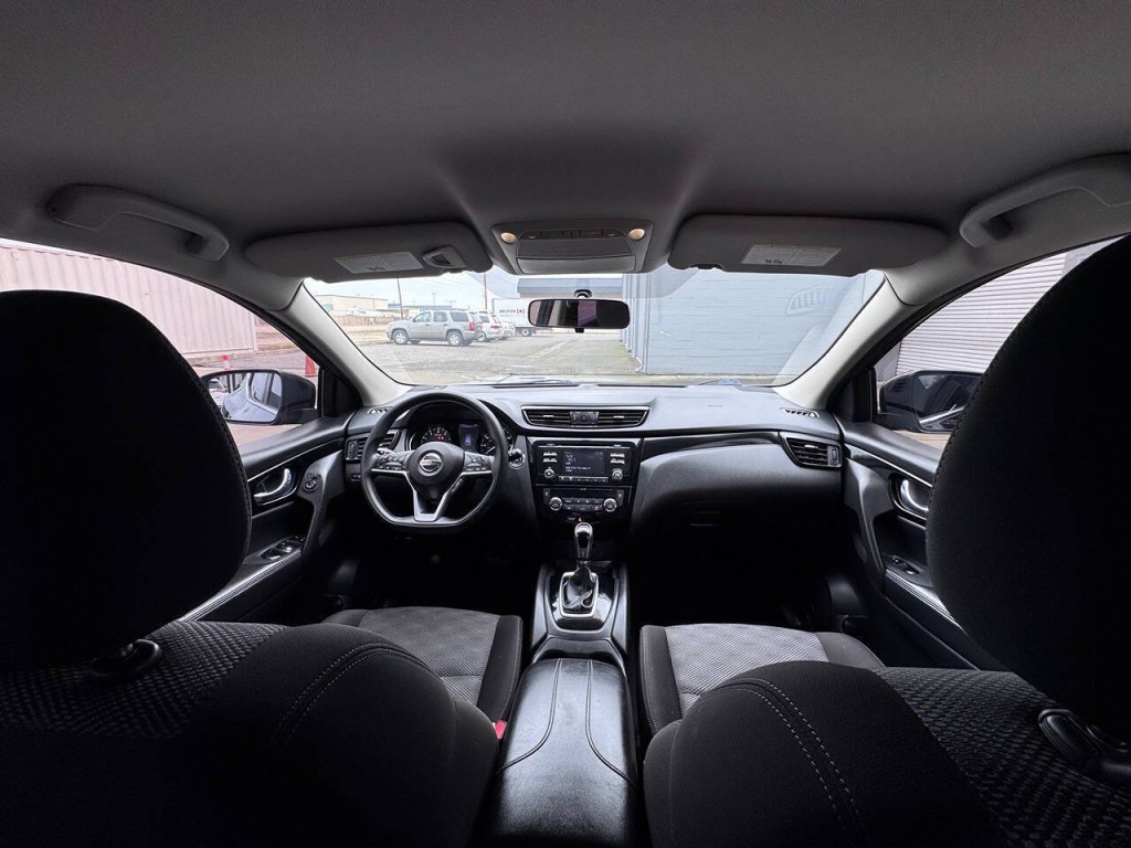 2018 Nissan Rogue Image 33