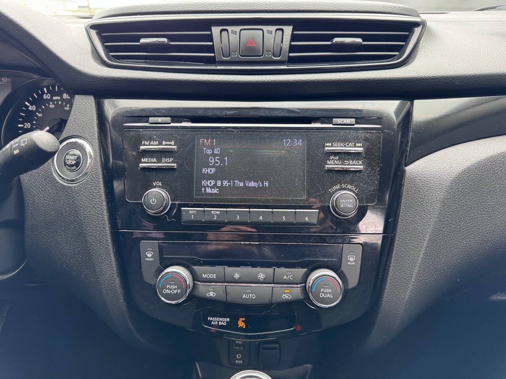 2018 Nissan Rogue Image 34