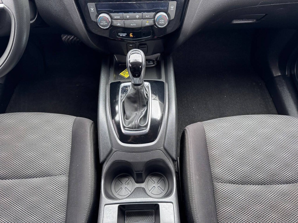 2018 Nissan Rogue Image 36