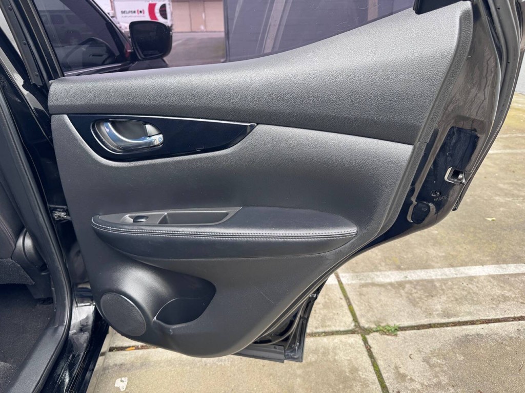 2018 Nissan Rogue Image 38