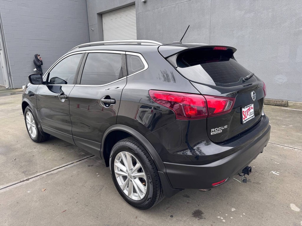 2018 Nissan Rogue Image 56