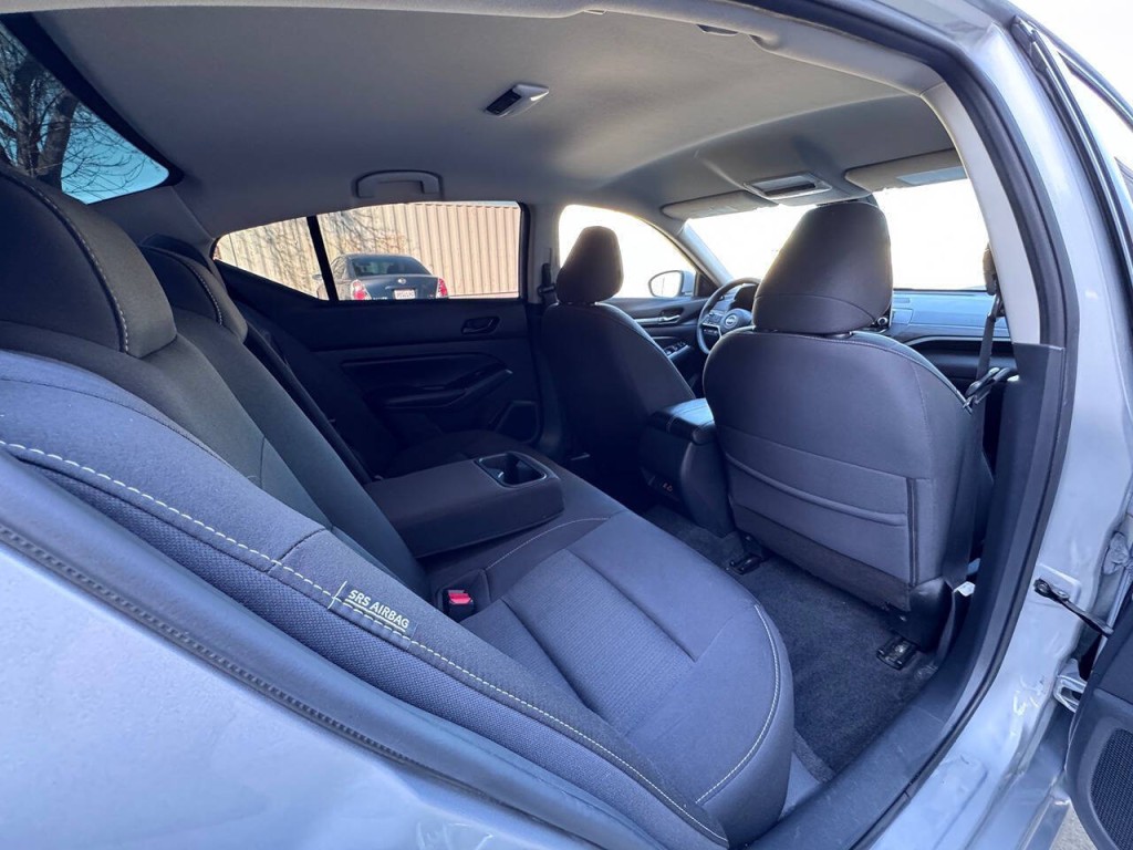 2023 Nissan Altima Image 14