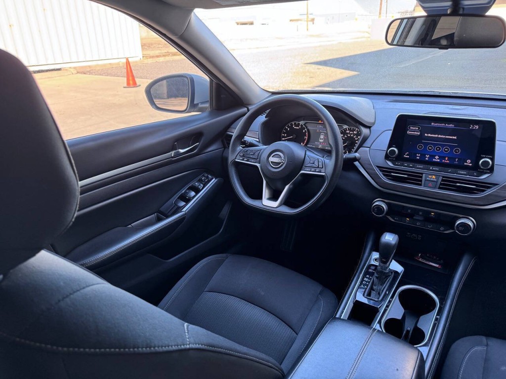 2023 Nissan Altima Image 15
