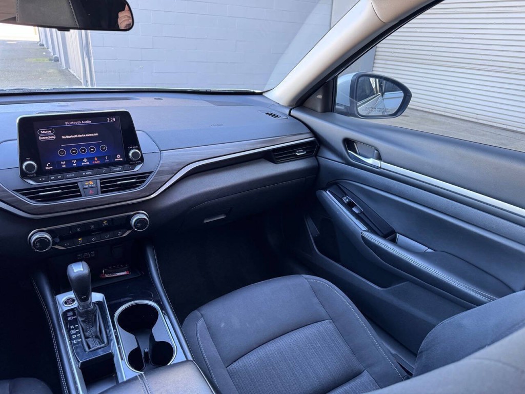 2023 Nissan Altima Image 16