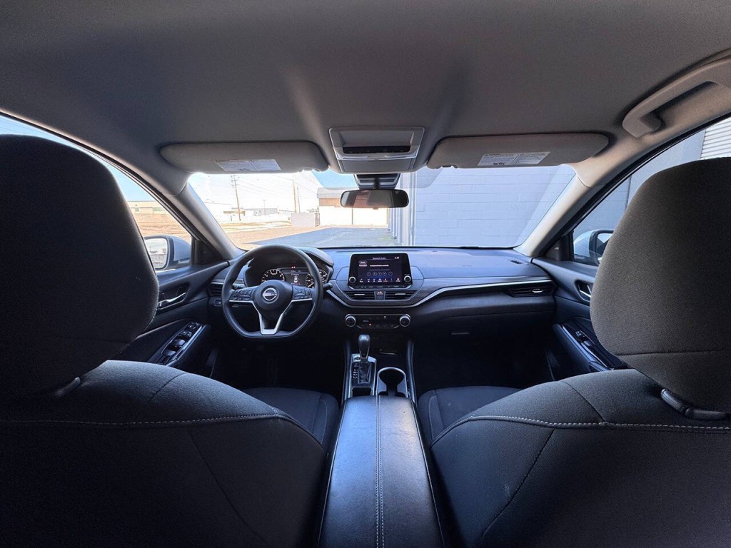 2023 Nissan Altima Image 18