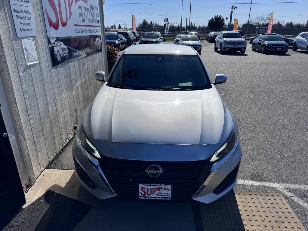 2023 Nissan Altima Image 25