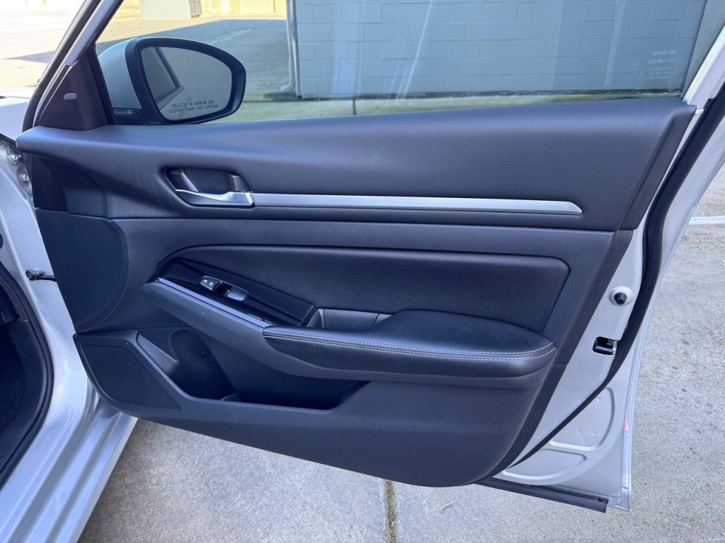 2023 Nissan Altima Image 38