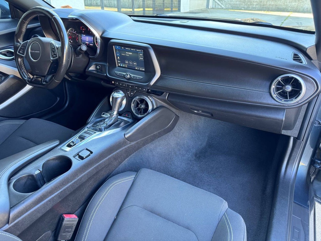2019 Chevrolet Camaro Image 22