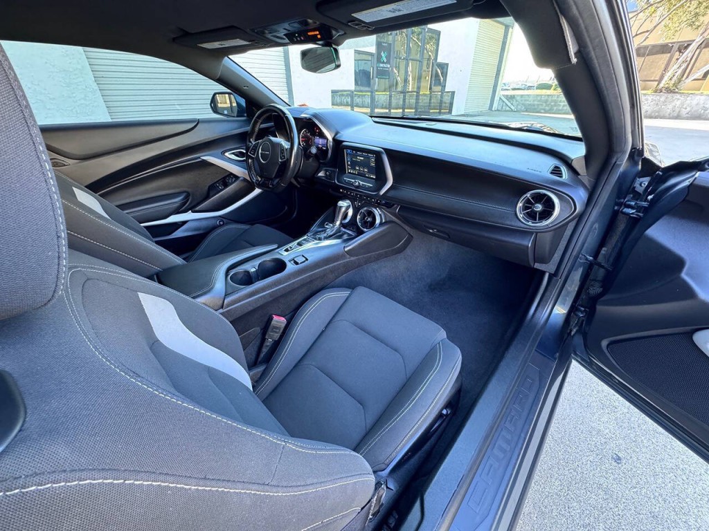 2019 Chevrolet Camaro Image 30