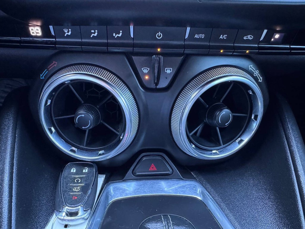 2019 Chevrolet Camaro Image 33