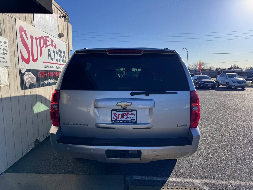 2011 Chevrolet Suburban Image 5