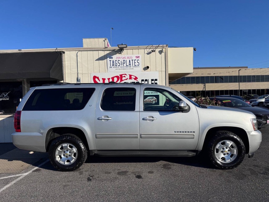 2011 Chevrolet Suburban Image 8
