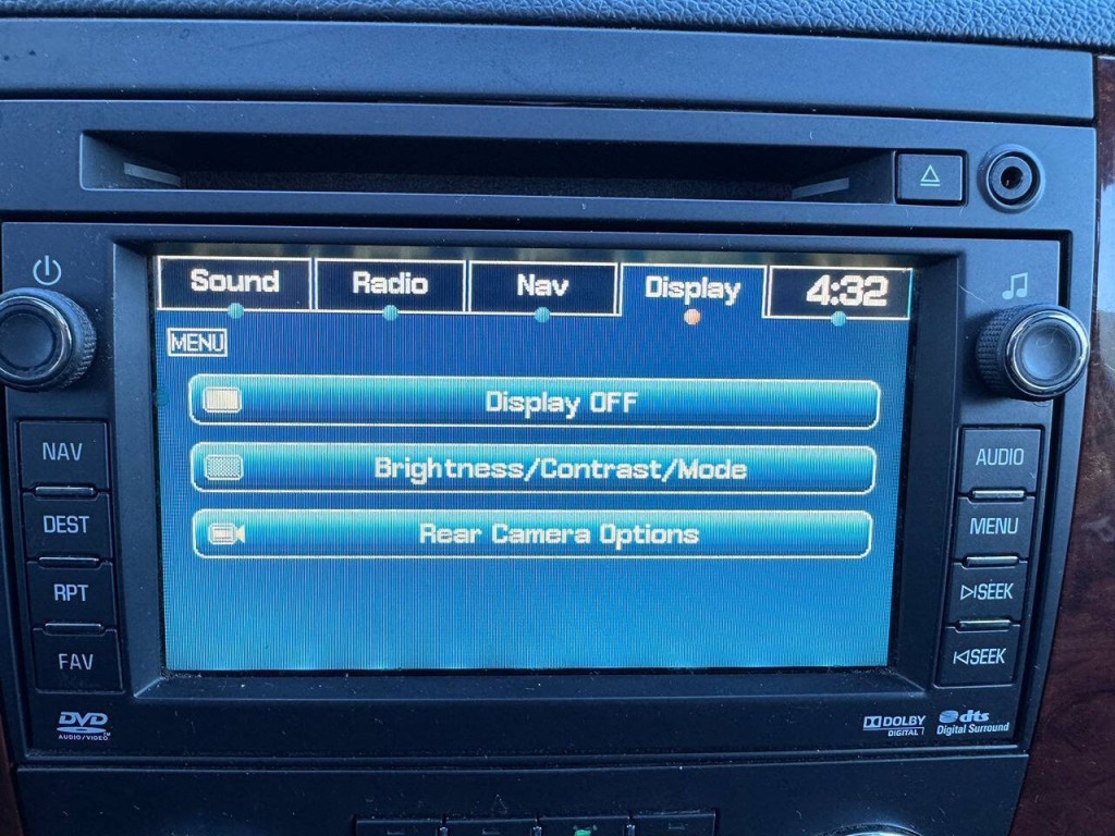 2011 Chevrolet Suburban Image 38