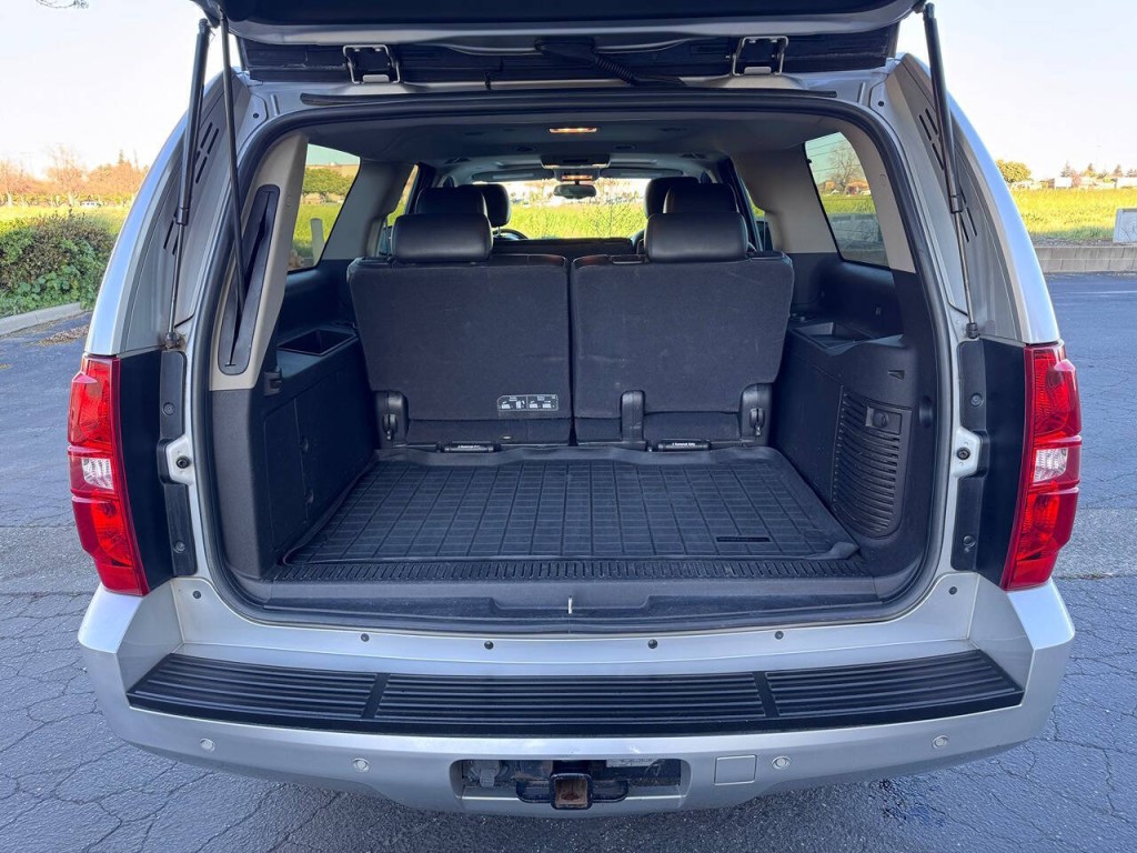 2011 Chevrolet Suburban Image 43