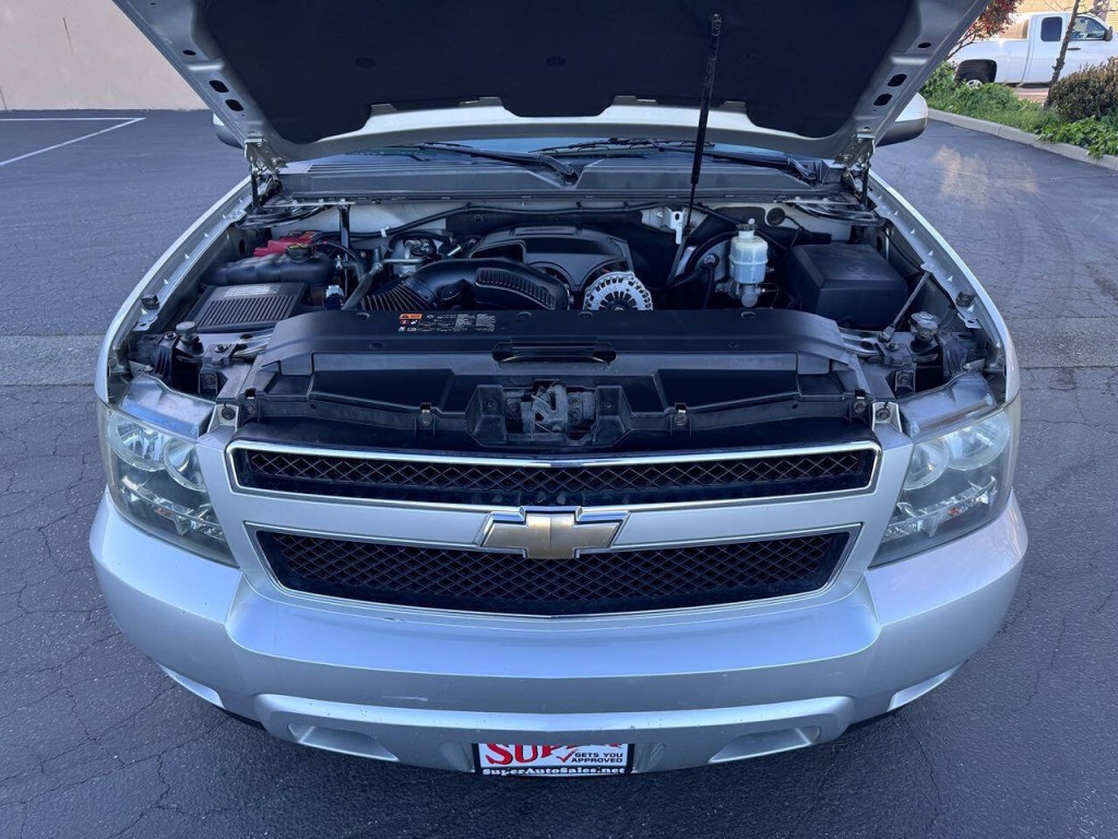 2011 Chevrolet Suburban Image 45