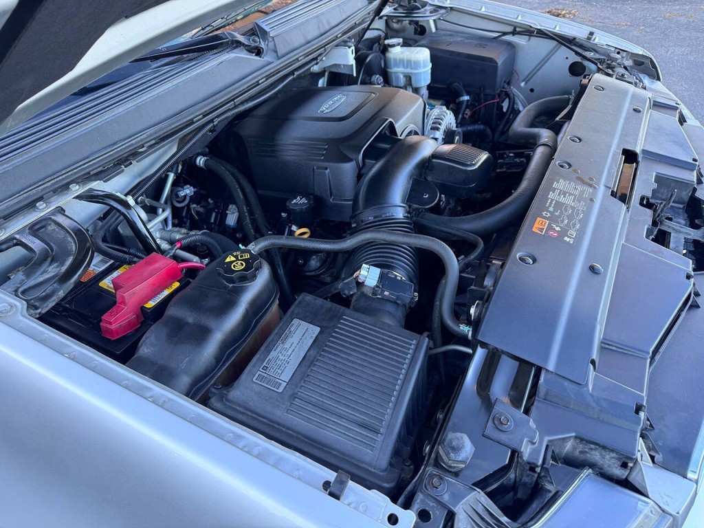 2011 Chevrolet Suburban Image 46